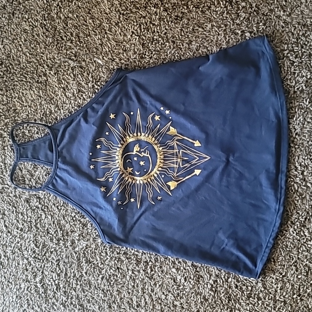NWOT Moon No Boundaries Open Back Shirt